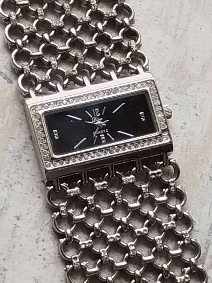 LADIES DIVA FASHION WATCH IN EXCELLENT WORKING CONDITION