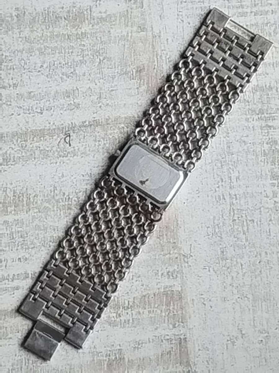 LADIES DIVA FASHION WATCH IN EXCELLENT WORKING CONDITION