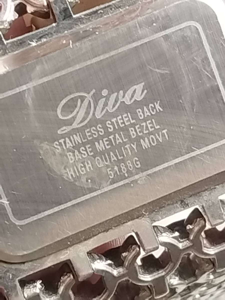 LADIES DIVA FASHION WATCH IN EXCELLENT WORKING CONDITION