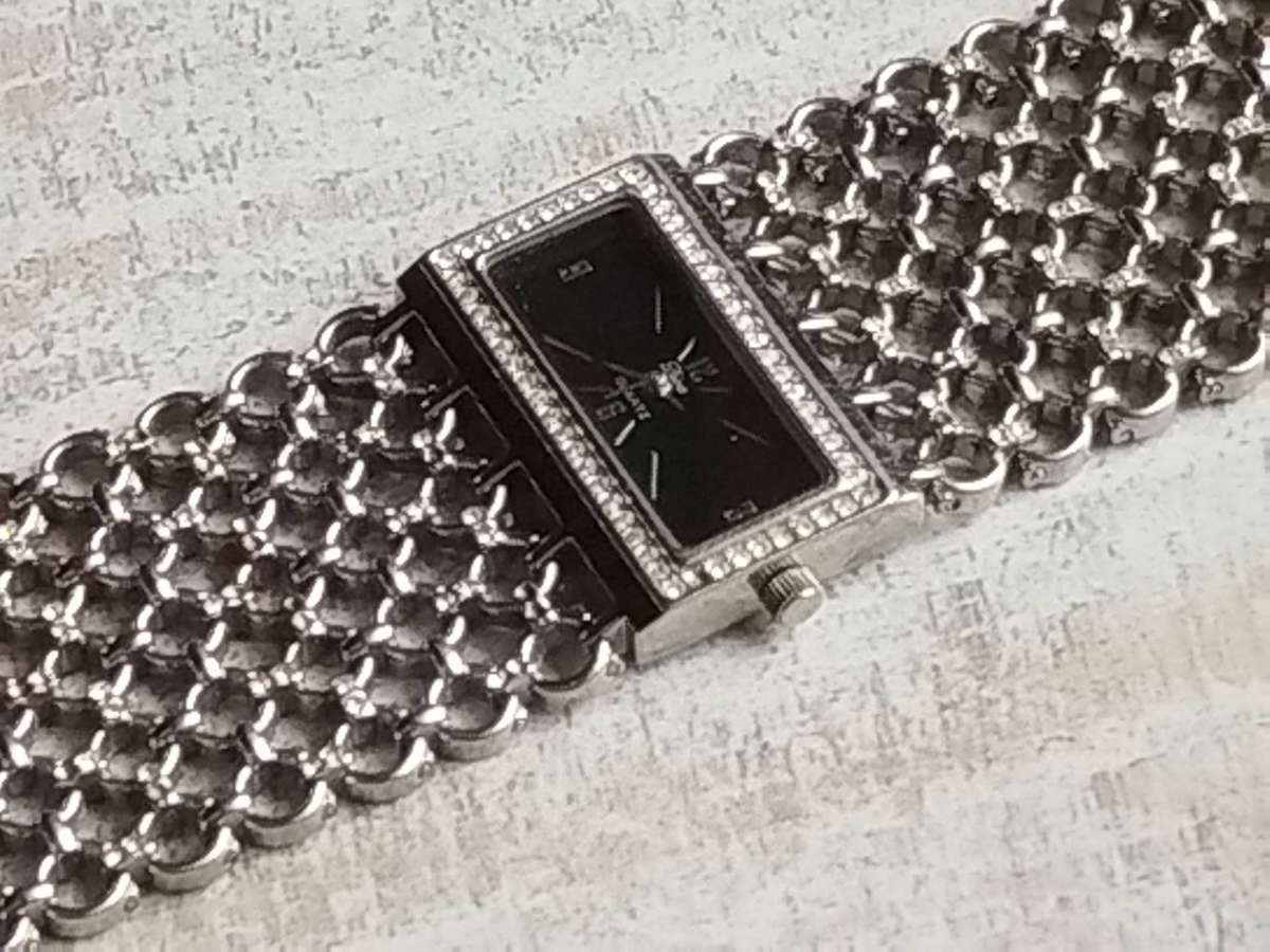 LADIES DIVA FASHION WATCH IN EXCELLENT WORKING CONDITION