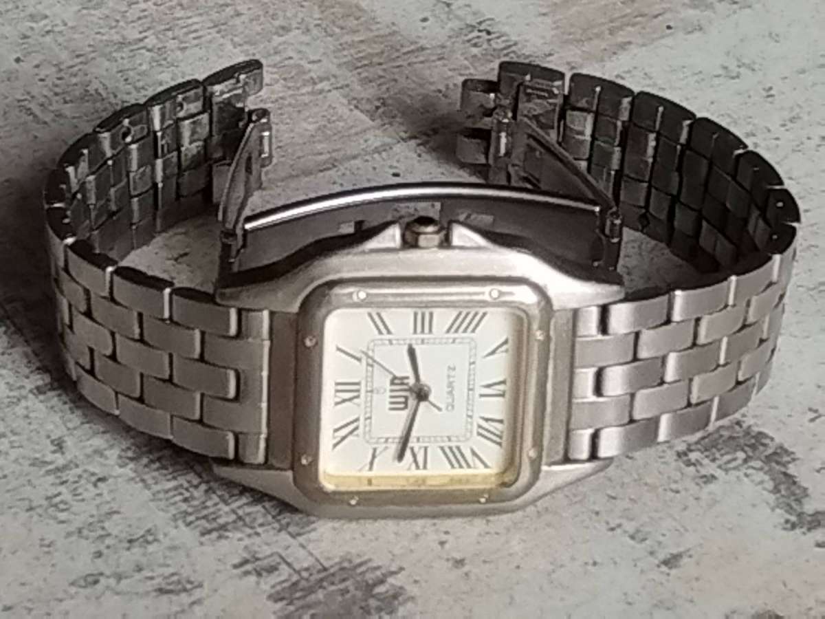 LADIES VINTAGE WIN ALL STAINLESS STEEL WATCH IN EXCELLENT WORKING CONDITION