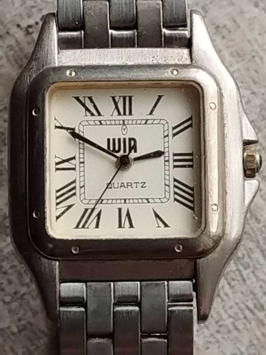 LADIES VINTAGE WIN ALL STAINLESS STEEL WATCH IN EXCELLENT WORKING CONDITION