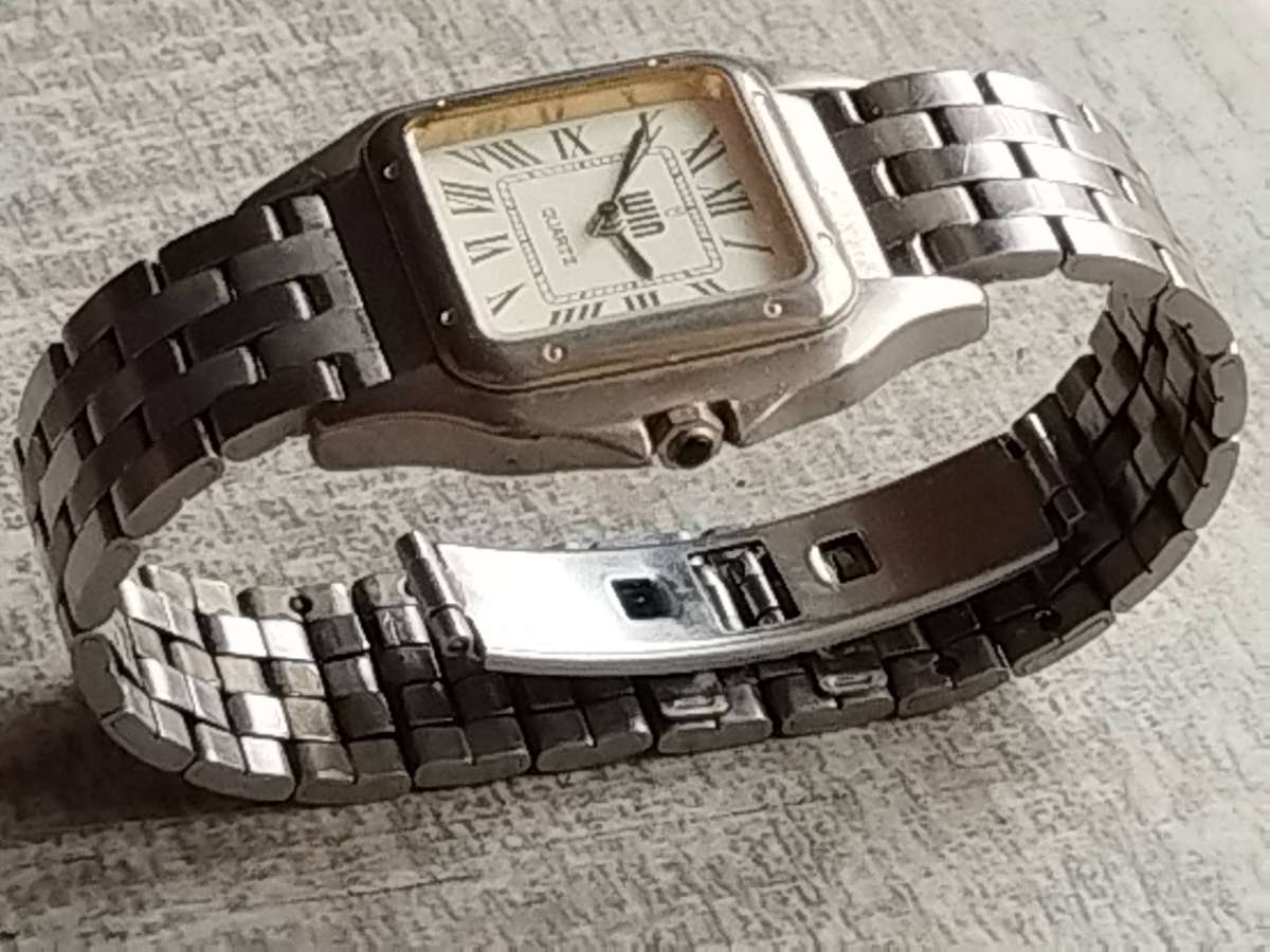 LADIES VINTAGE WIN ALL STAINLESS STEEL WATCH IN EXCELLENT WORKING CONDITION