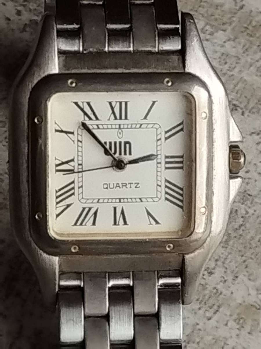 LADIES VINTAGE WIN ALL STAINLESS STEEL WATCH IN EXCELLENT WORKING CONDITION