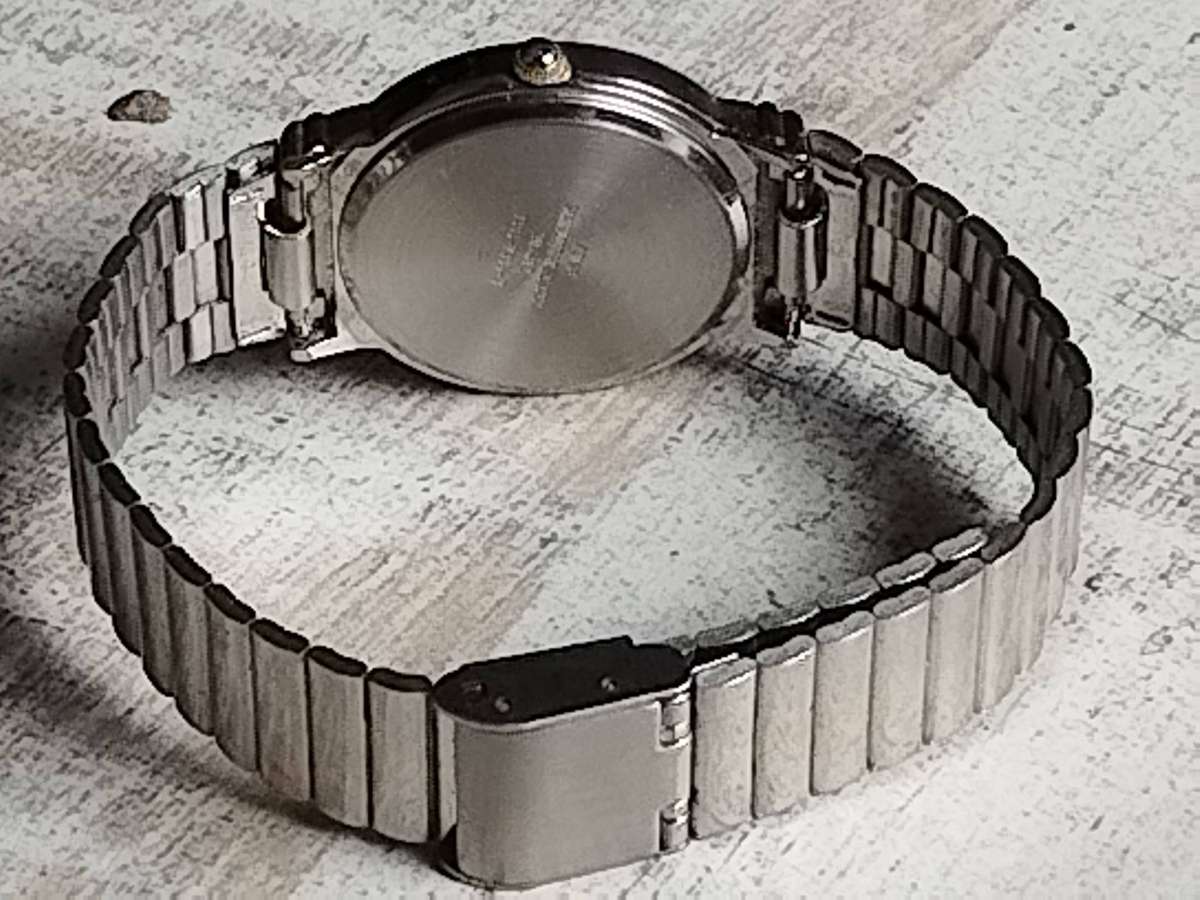 LADIES POISE WATCH IN EXCELLENT WORKING CONDITION