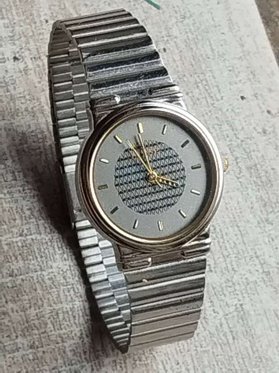 LADIES POISE WATCH IN EXCELLENT WORKING CONDITION