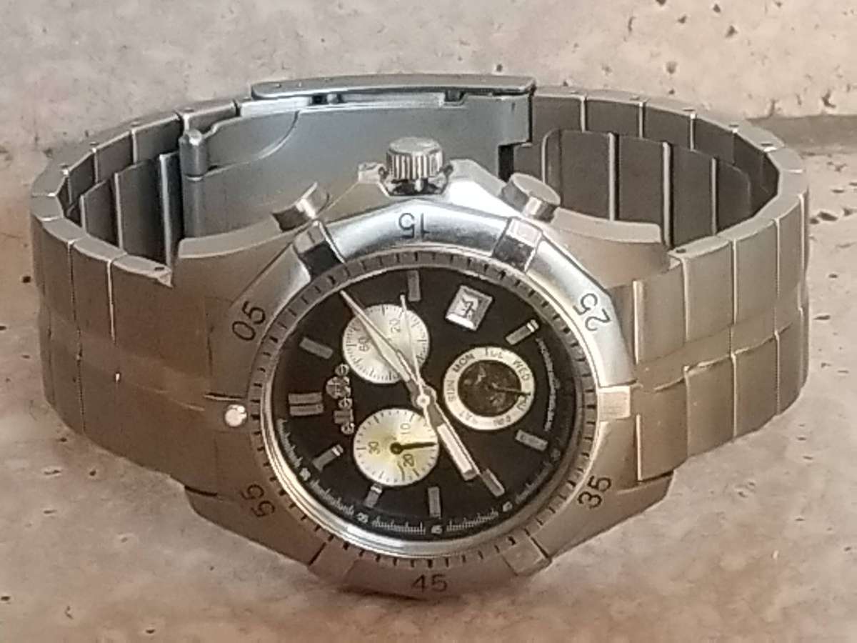 MENS ELLESSE WATCH WITH ROTATING BEZEL IN EXCELLENT WORKING CONDITION - READ DESCRIPTION