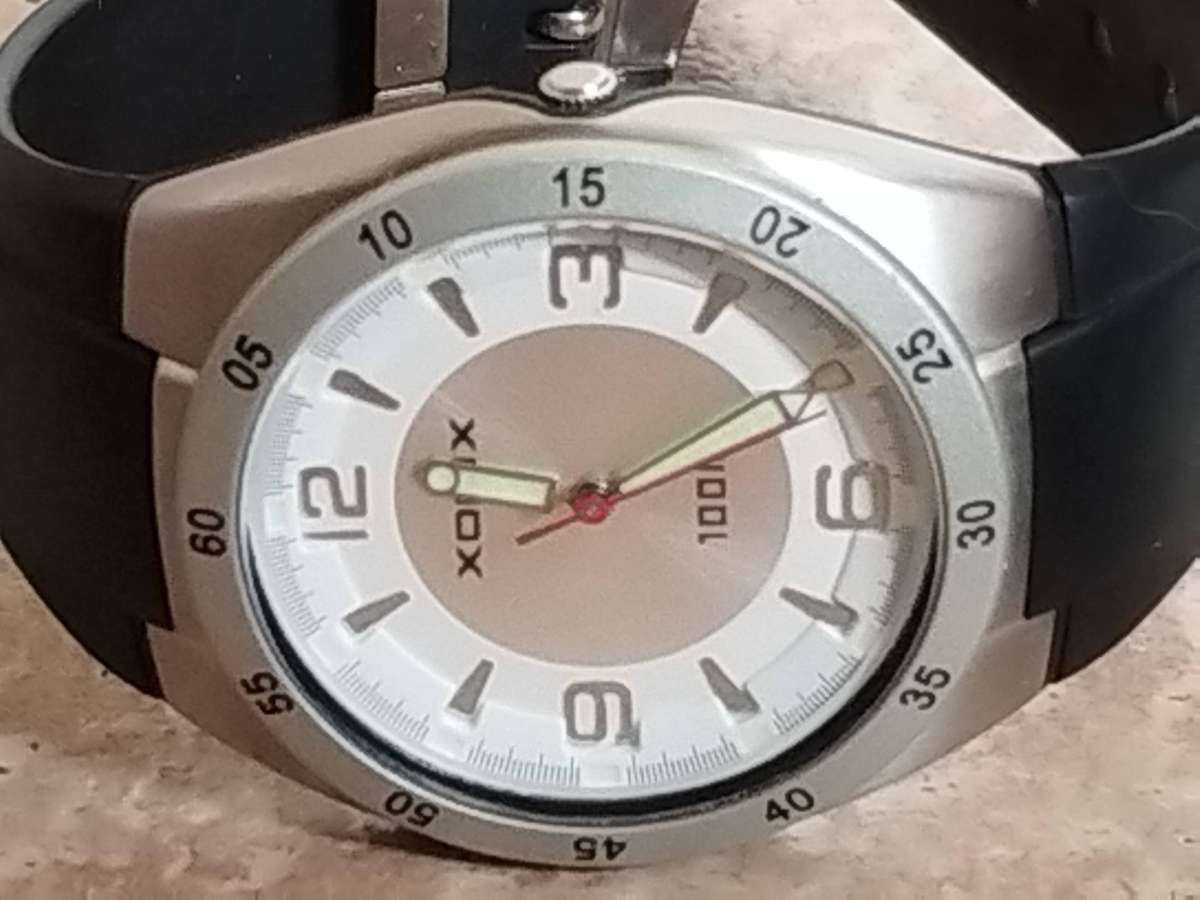 MENS XONIX 100M SPORTS WATCH IN EXCELLENT WORKING CONDITION