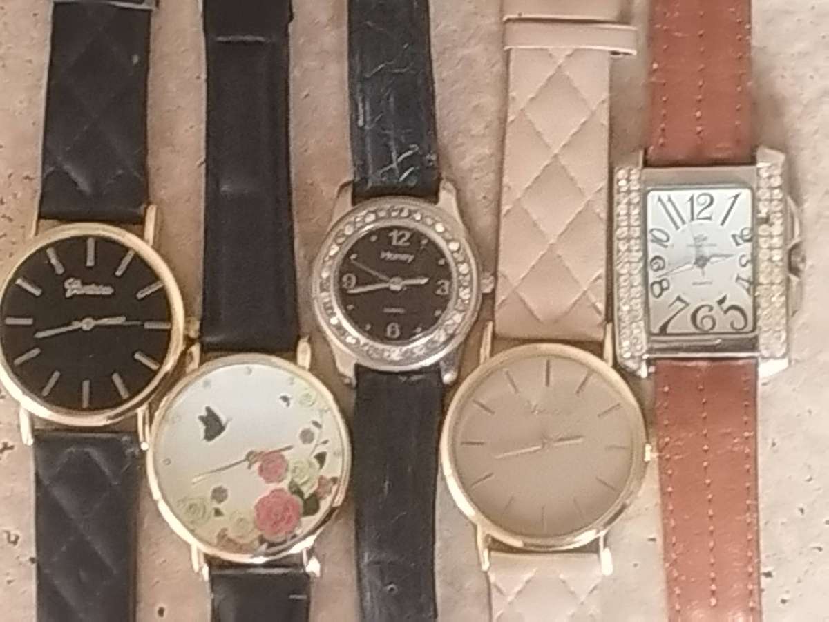 LADIES FASHION WATCH COLLECTION ALL IN EXCELLENT WORKING CONDITION - BIDDING FOR ALL 5 WATCHES