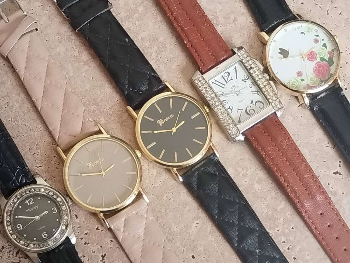 LADIES FASHION WATCH COLLECTION ALL IN EXCELLENT WORKING CONDITION - BIDDING FOR ALL 5 WATCHES
