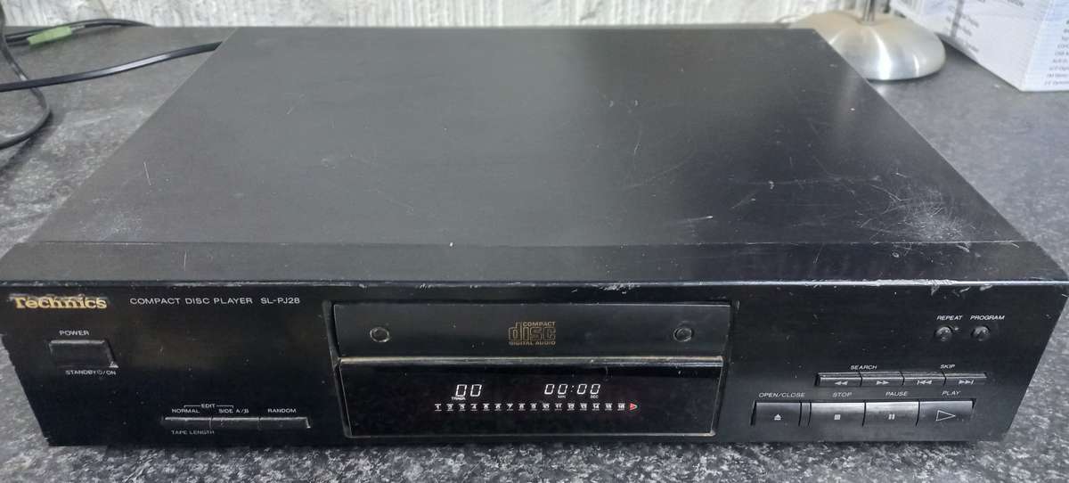 Technics Compact disk player (SL- PJ28)