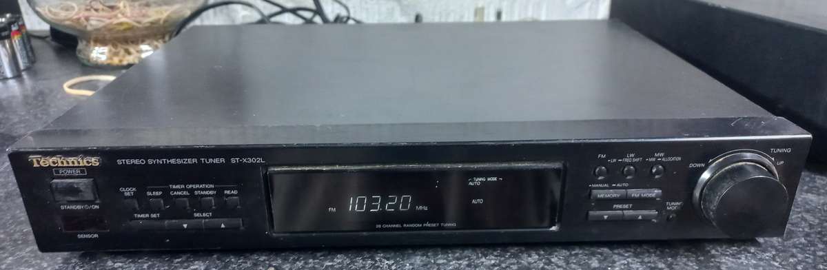 Technics Synthesizer Tuner (ST-X302L)