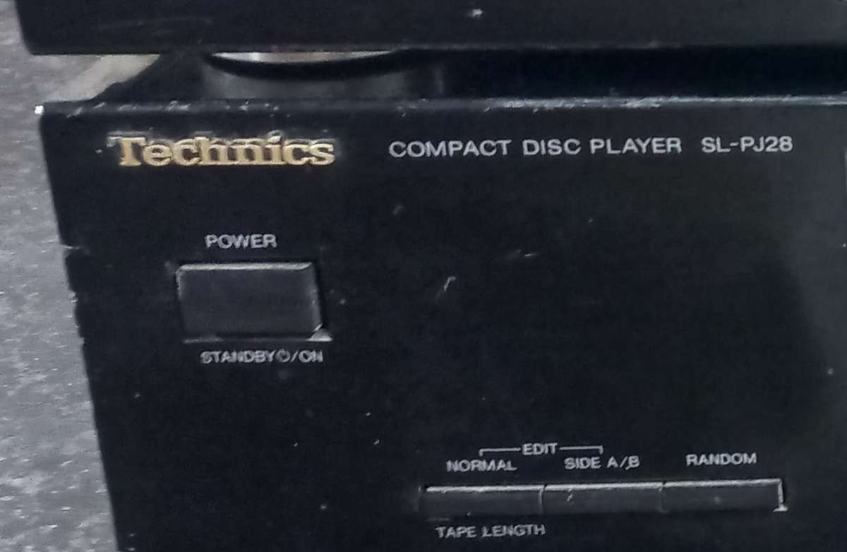 Technics Compact disk player (SL- PJ28)