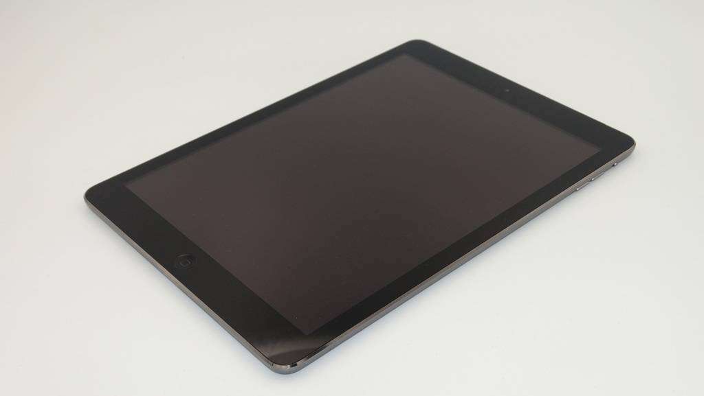 Apple iPad Air - 16GB Space Grey