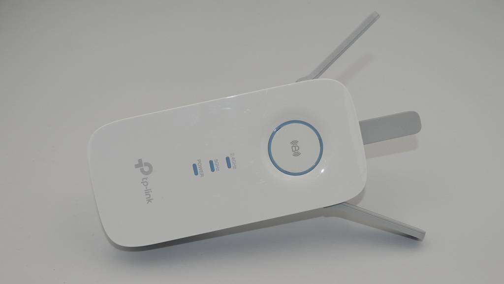 TP-Link AC1900 MU-MIMO Wi-Fi Range Extender RE550
