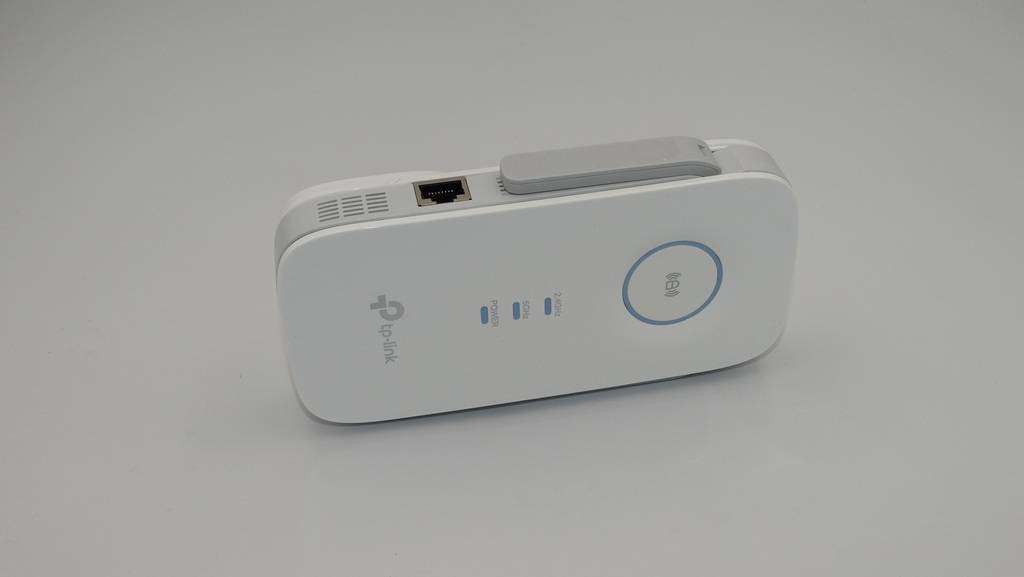 TP-Link AC1900 MU-MIMO Wi-Fi Range Extender RE550