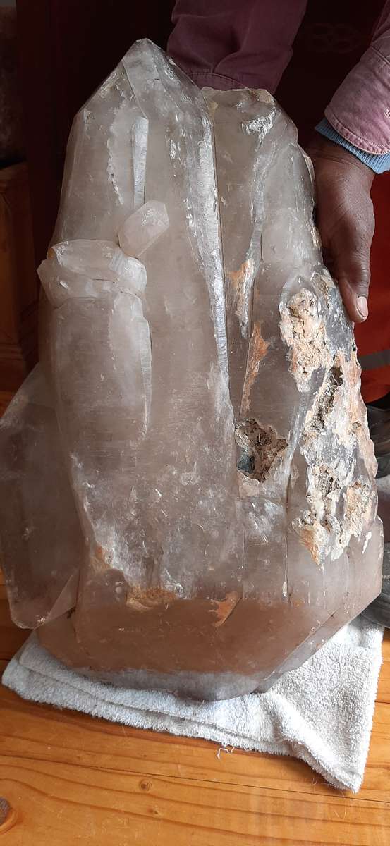 COLLECTOR'S AWESOME 50KG+ DOUBLE TERMINATED QUARTZ CRYSTAL/MADAGASCAN