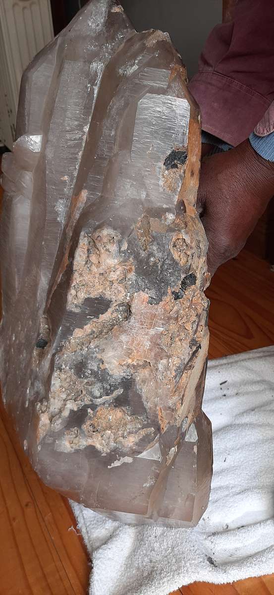 COLLECTOR'S AWESOME 50KG+ DOUBLE TERMINATED QUARTZ CRYSTAL/MADAGASCAN