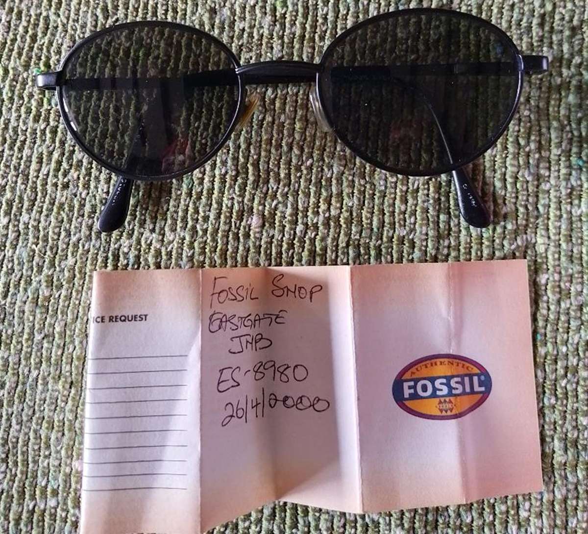 Fossil Sunglasses With Tin Case - Very Good Condition