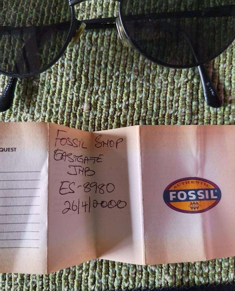 Fossil Sunglasses With Tin Case - Very Good Condition