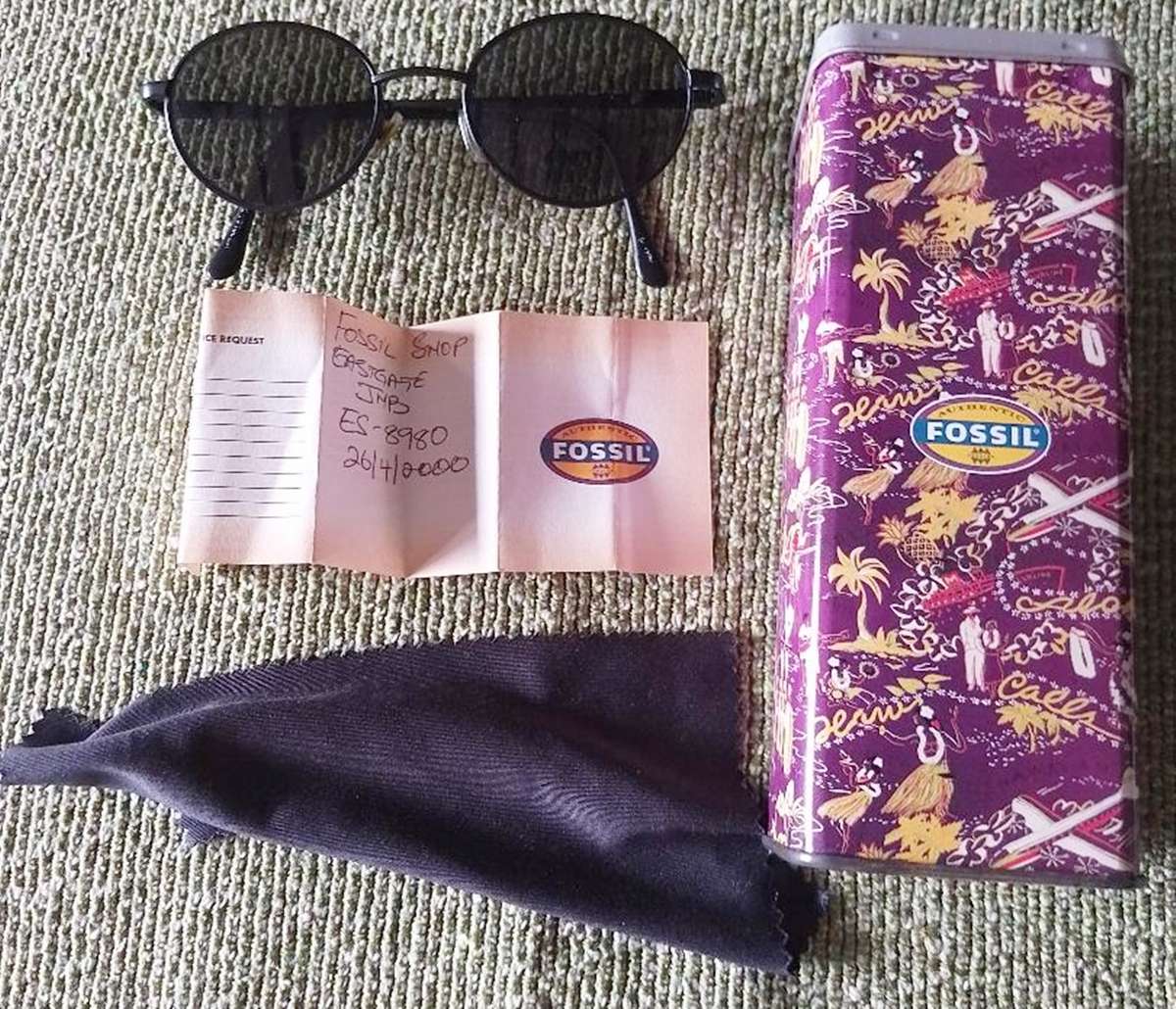 Fossil Sunglasses With Tin Case - Very Good Condition