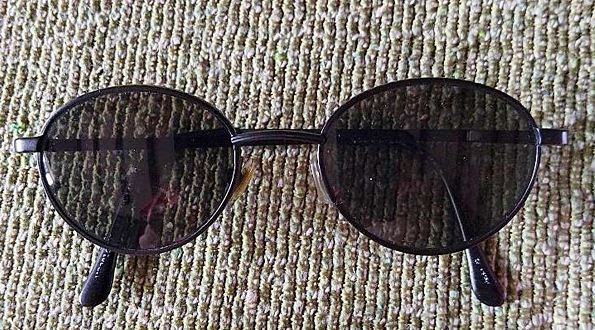 Fossil Sunglasses With Tin Case - Very Good Condition