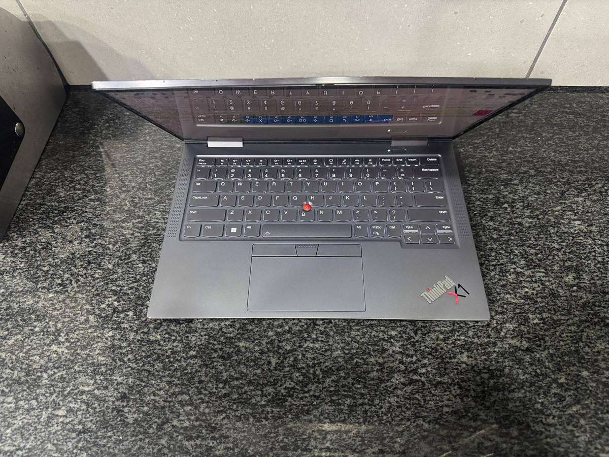 Lenovo Thinkpad X1 Yoga G6 14-inch 2 in 1 FHD Touch Display Intel Core i7-1165G7 32GB DDR4 512 SSD