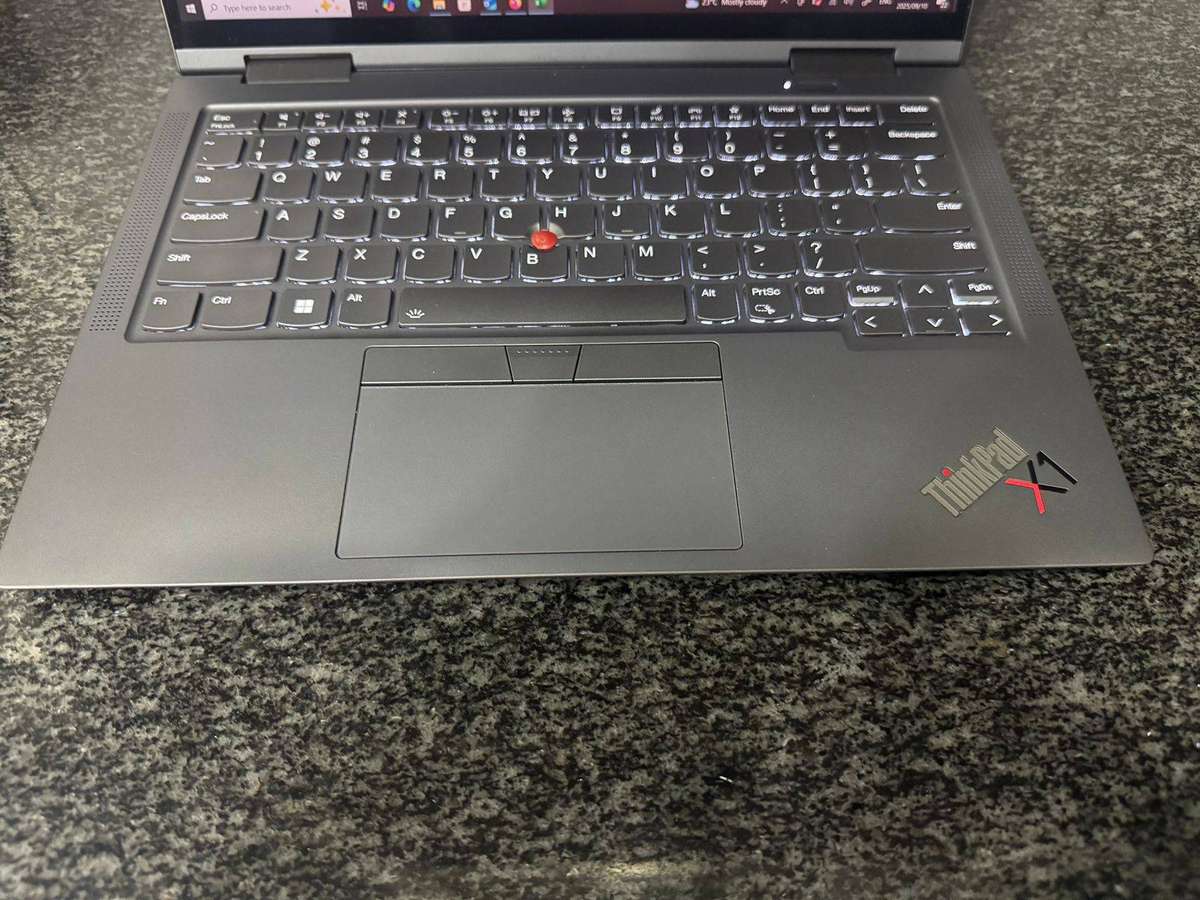 Lenovo Thinkpad X1 Yoga G6 14-inch 2 in 1 FHD Touch Display Intel Core i7-1165G7 32GB DDR4 512 SSD