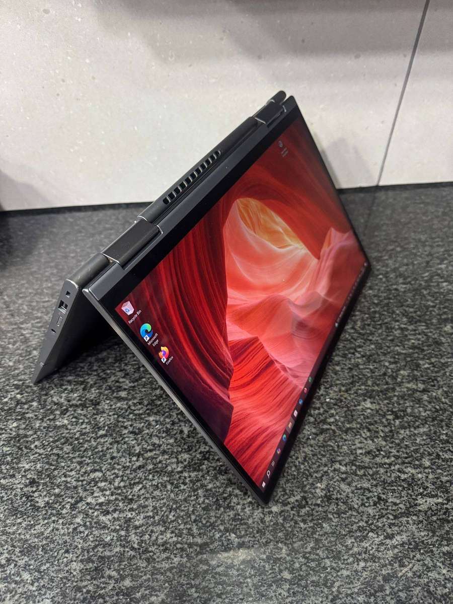 Lenovo Thinkpad X1 Yoga G6 14-inch 2 in 1 FHD Touch Display Intel Core i7-1165G7 32GB DDR4 512 SSD