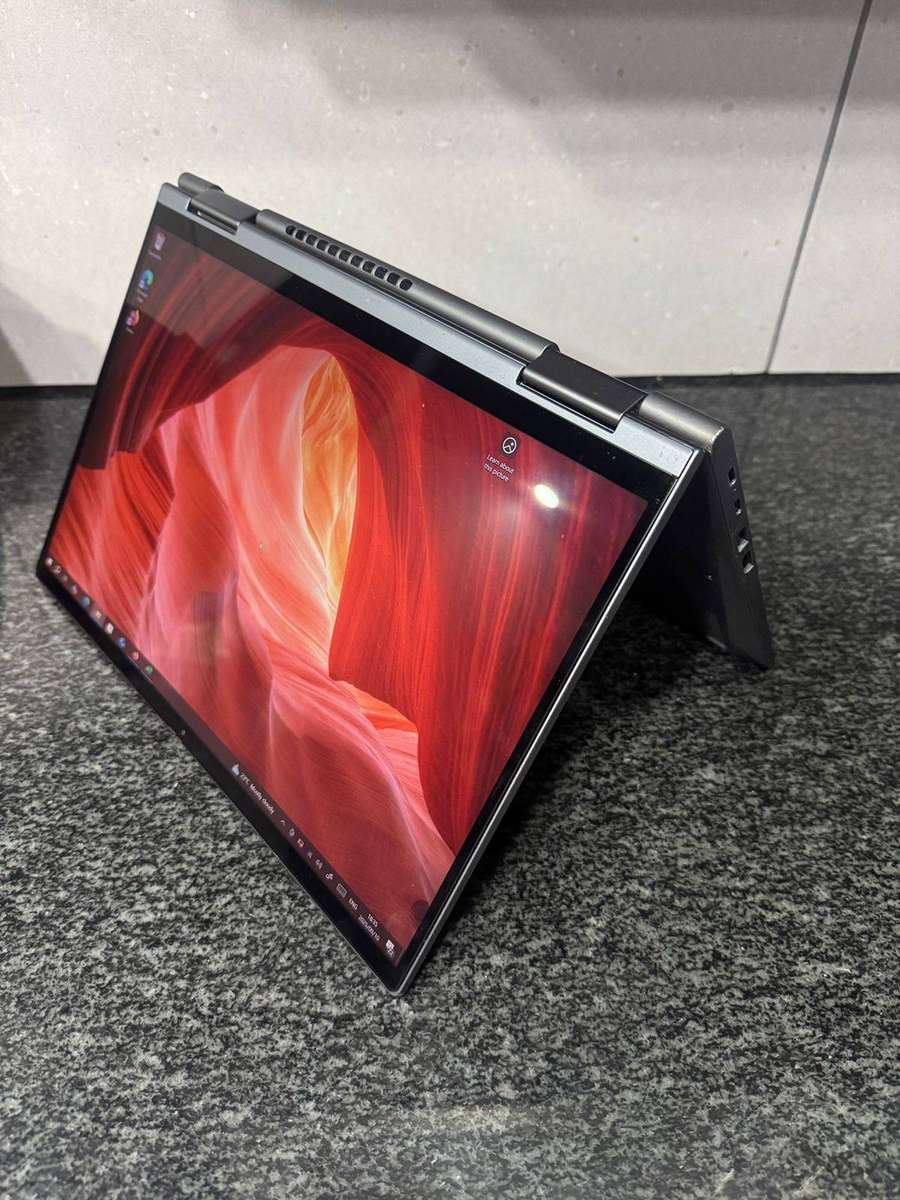Lenovo Thinkpad X1 Yoga G6 14-inch 2 in 1 FHD Touch Display Intel Core i7-1165G7 32GB DDR4 512 SSD
