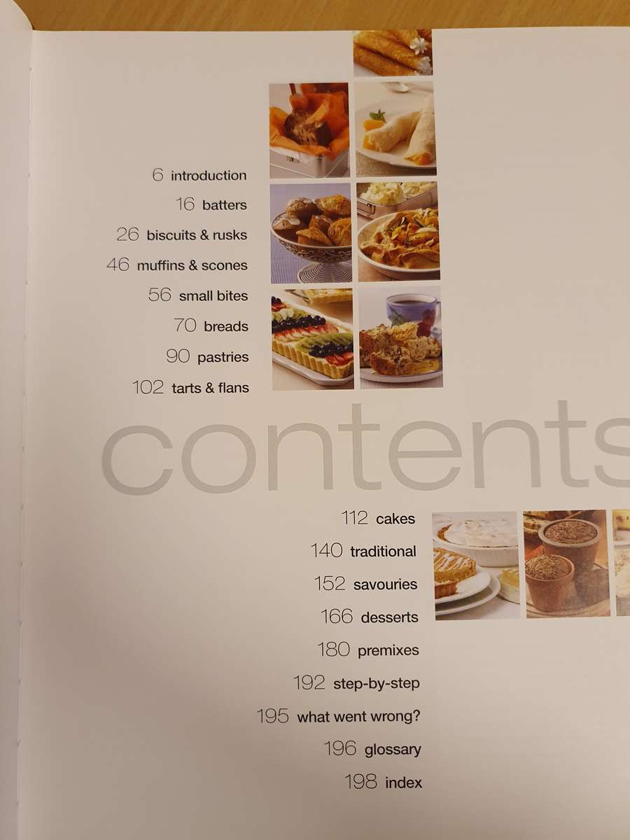 The Ultimate Book of Baking - Heilie Pienaar  (Hardcover)