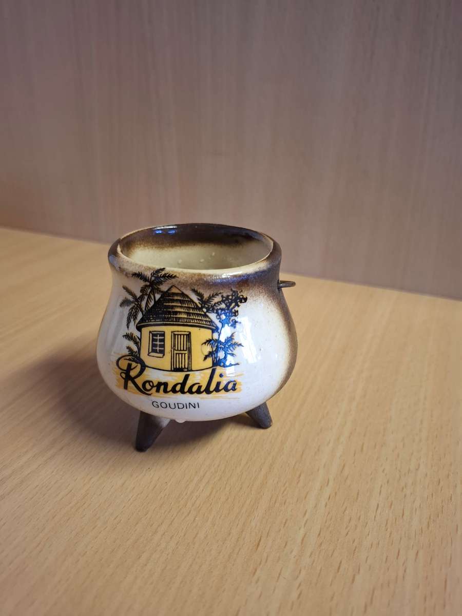 Small Ceramic Potjie Pot - Rondalia - Goudini  (height 7cm width 6cm)