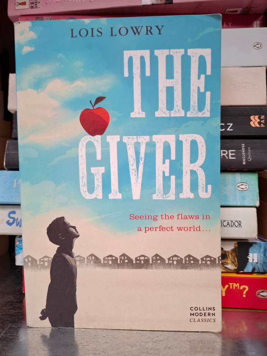 The Giver: Lois Lowry (Paperback)