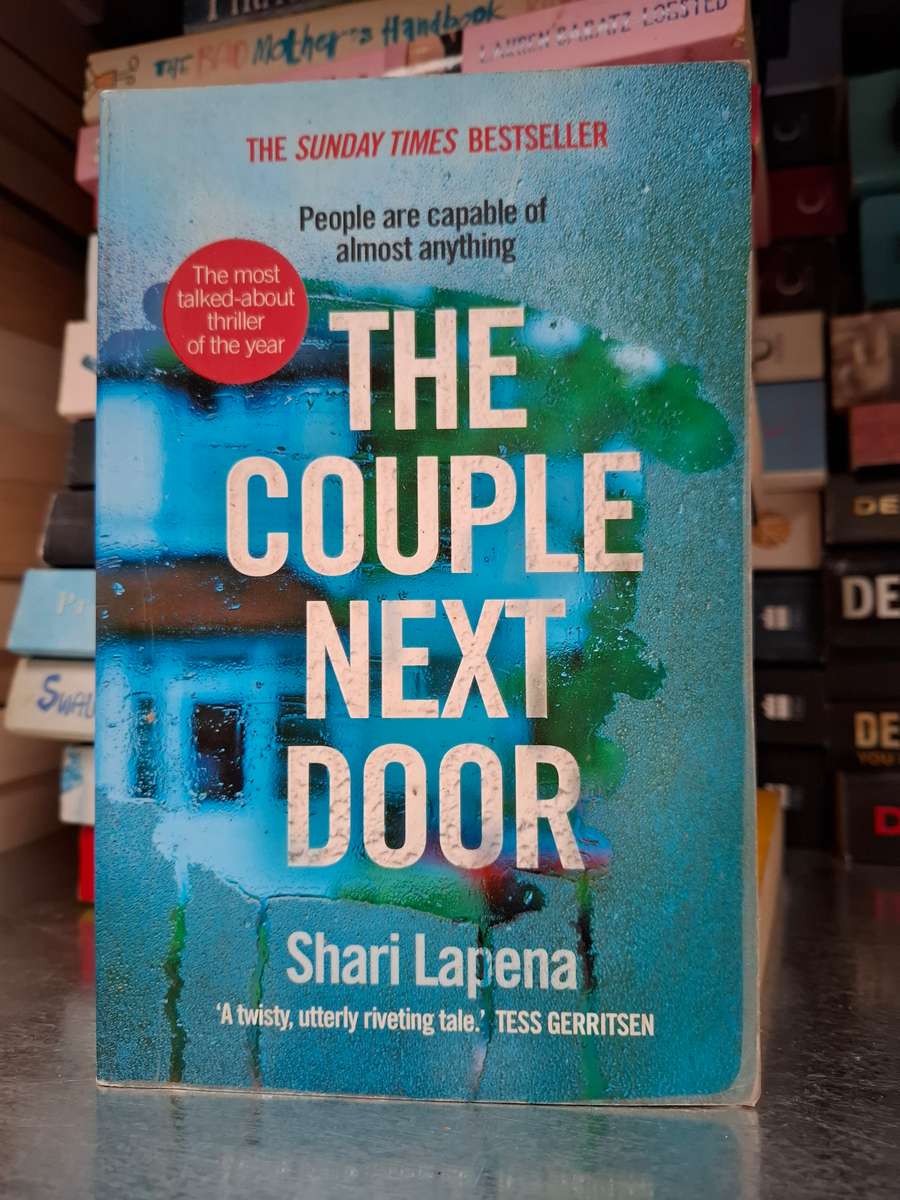 The Couple Next Door: Shari Lapena  (Paperback)