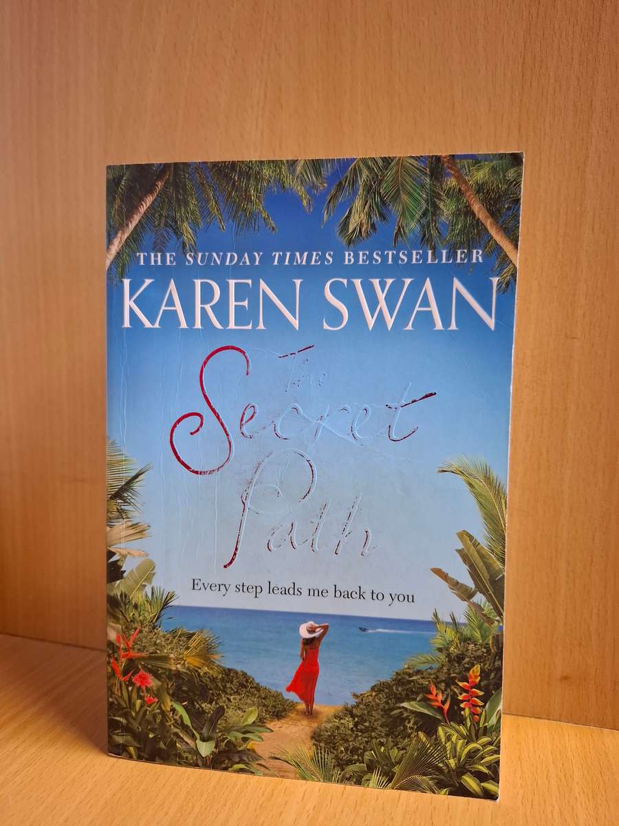 Secret Path : Karen Swan  (Paperback)