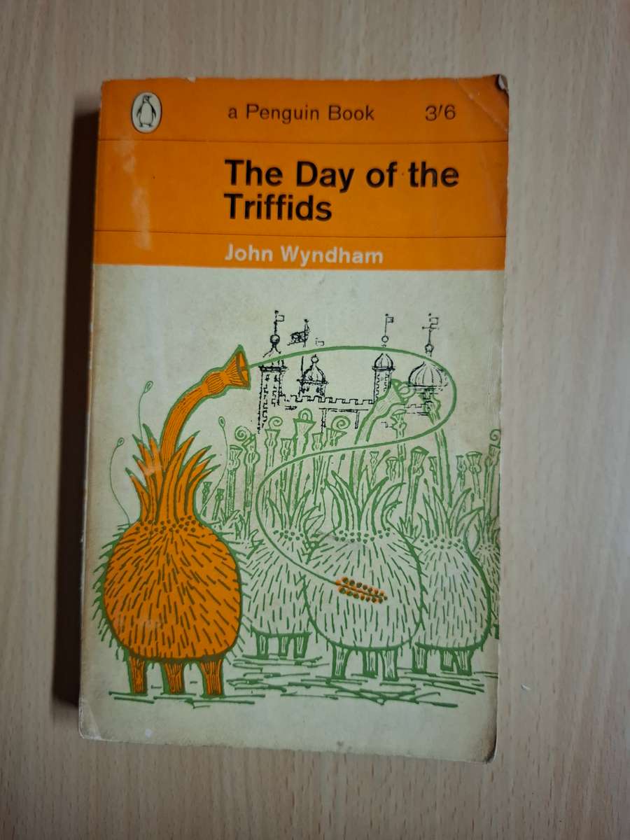 The Day of the Triffids : John Wyndham  (Paperback)
