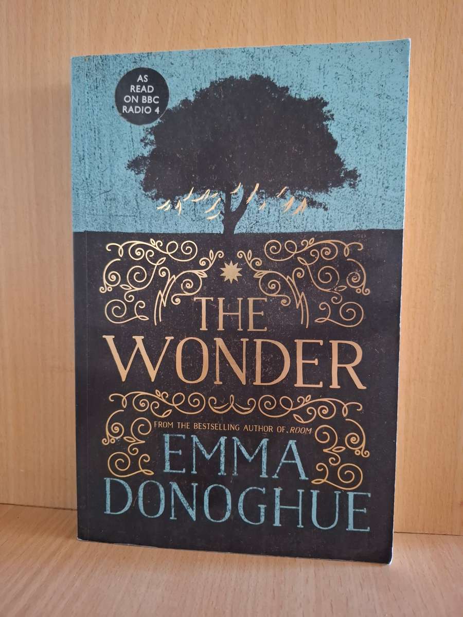 The Wonder : Emma Donoghue  (Paperback)