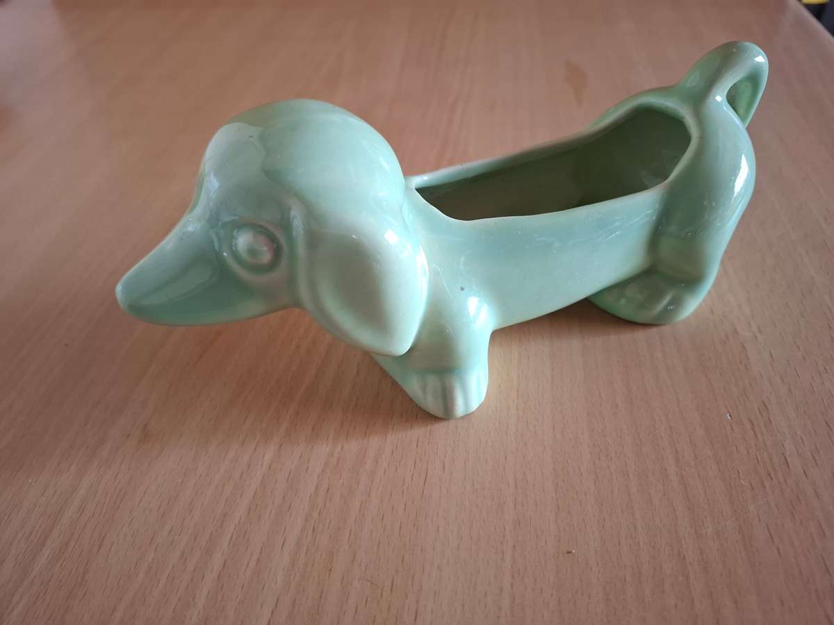Lucia Ware Dachshund Vase - 20cm x 6cm height 8cm