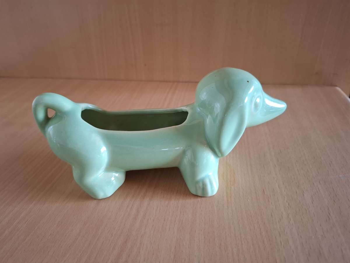 Lucia Ware Dachshund Vase - 20cm x 6cm height 8cm