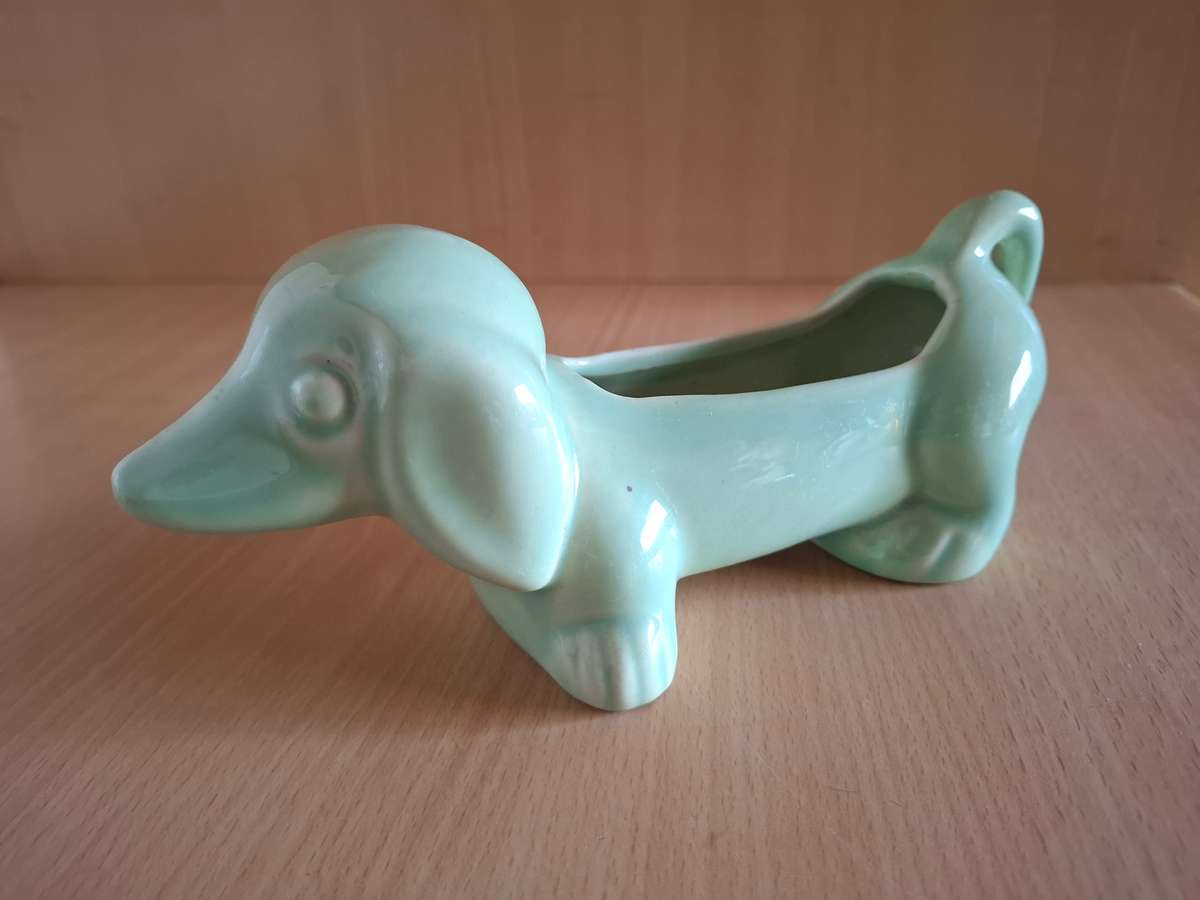 Lucia Ware Dachshund Vase - 20cm x 6cm height 8cm