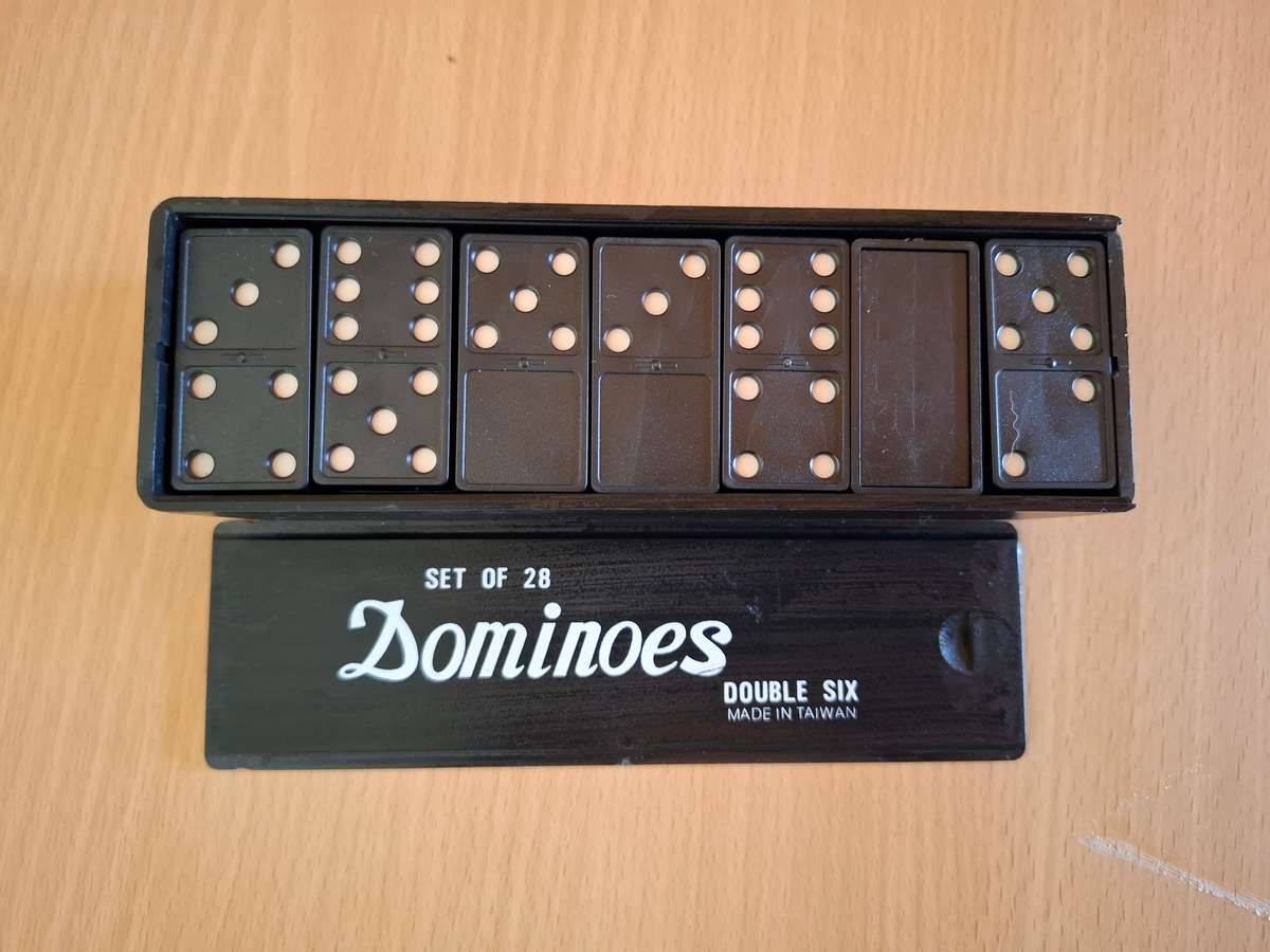 Box - Set of 28 Dominoes - Double Six