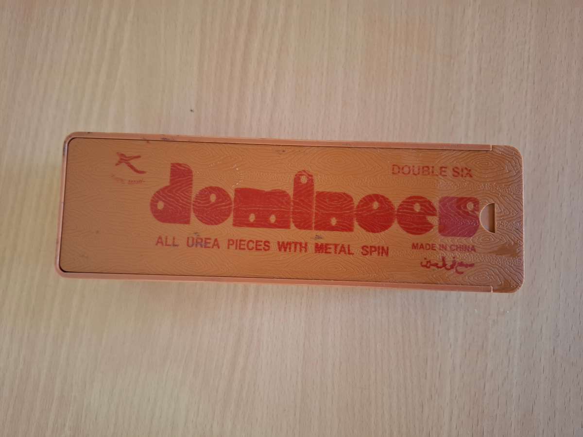 Box Double Six Dominoes - Urea Pieces with Metal Spin
