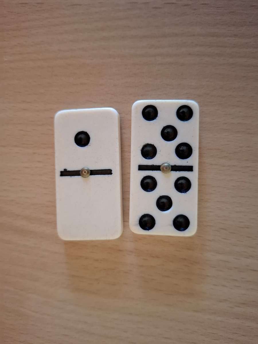 Box Double Six Dominoes - Urea Pieces with Metal Spin