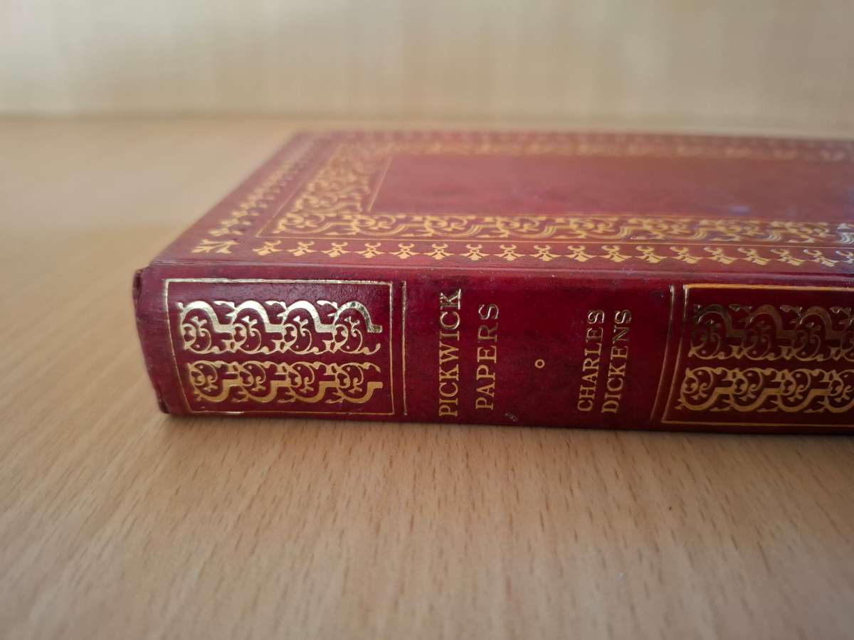 Pickwick Papers by Charles DIckens  (Hardcover)