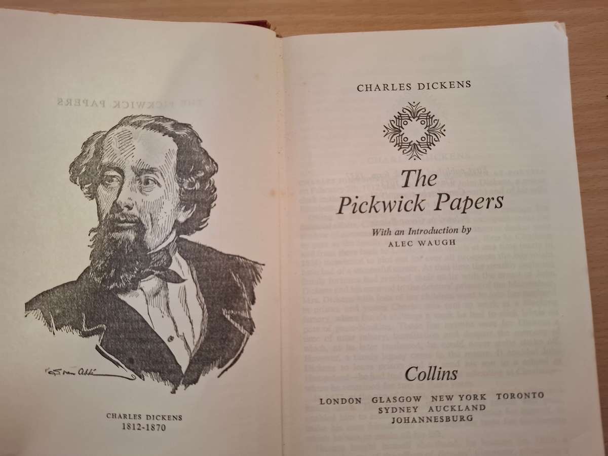 Pickwick Papers by Charles DIckens  (Hardcover)