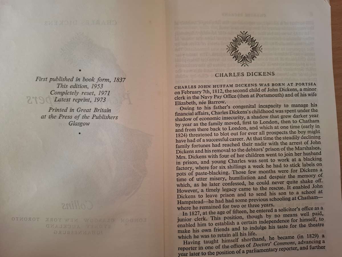 Pickwick Papers by Charles DIckens  (Hardcover)