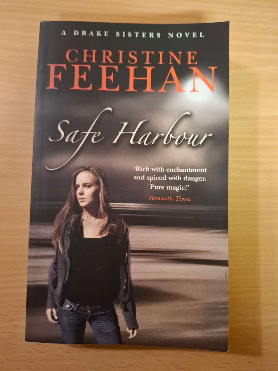 Safe Harbour: Christine Feehan  (Paperback)