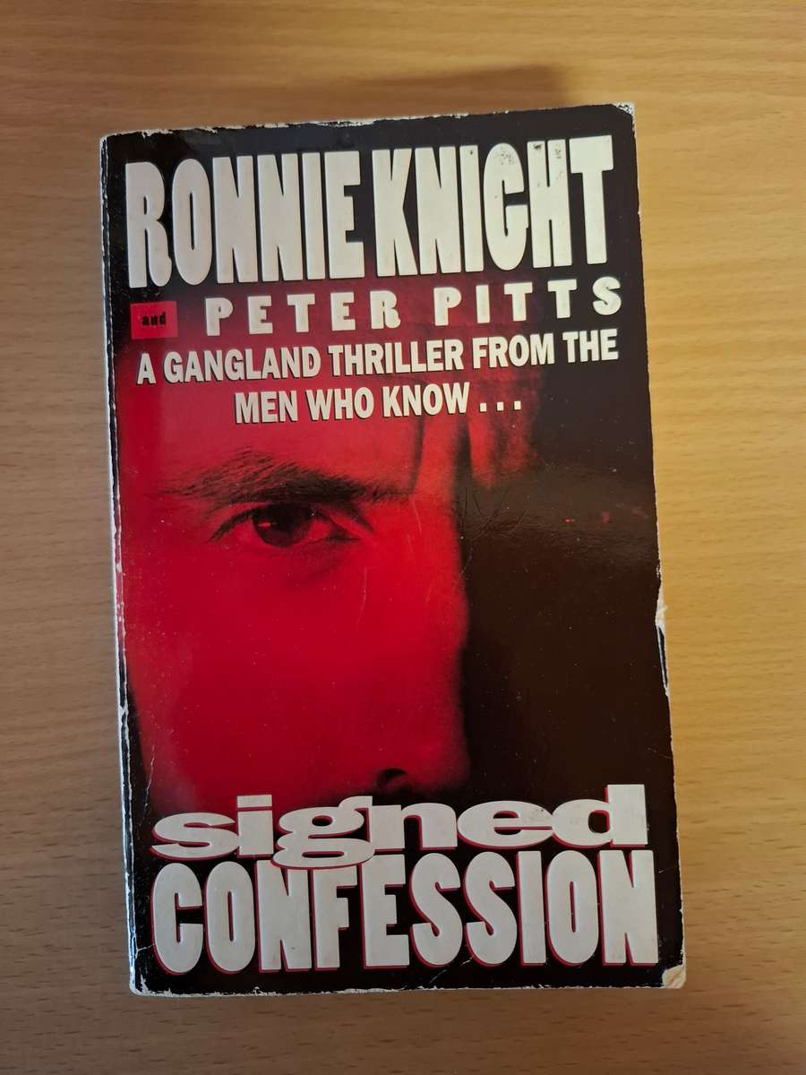 Signed Confession: Ronnie Knight  (Paperback)