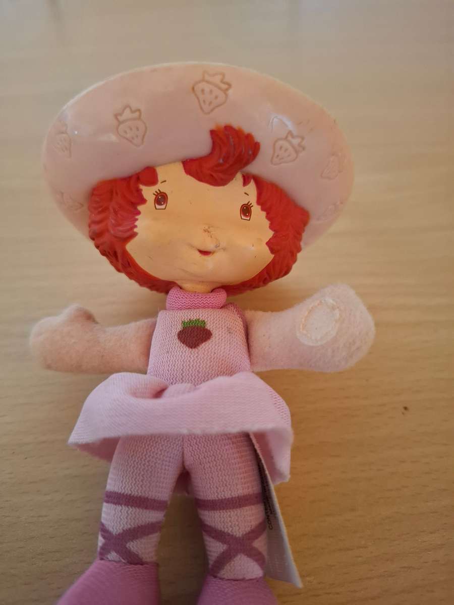 Small Strawberry Shortcake Doll - height 10cm  (McDonald`s Happy Meal Toy, 1980`s)