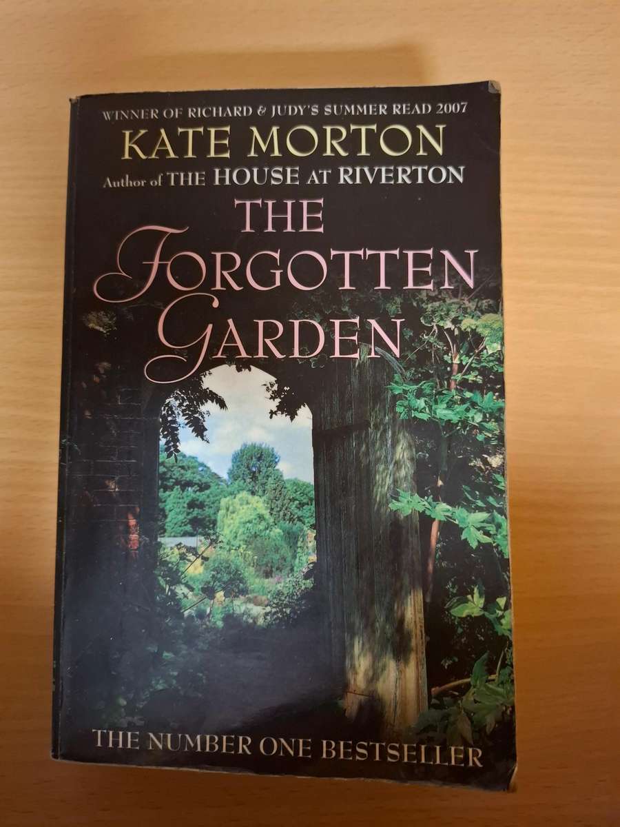 The Forgotten Garden : Kate Morton  (Paperback)